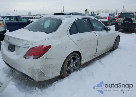 2016 Mercedes-Benz C 300 Sport 4Matic z USA, uszkodzony, nr VIN WDDWF4KB3GR126217